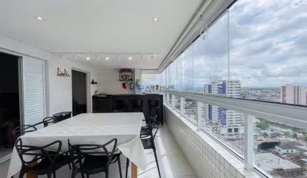 Apartamento  à Venda em Praia Grande com 3 quartos, 4 banheiros, 2 vagas e 127m²