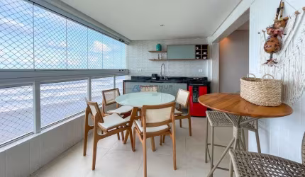 Apartamento  à Venda em Praia Grande com 3 quartos, 2 banheiros, 2 vagas e 102m²
