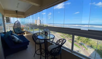 Apartamento à venda em Praia Grande no Maracanã com 2 Suítes Frente Mar