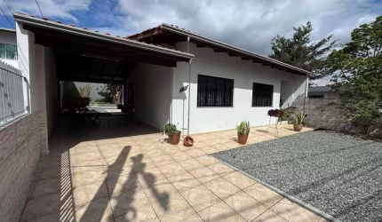 Casa para locação de 3 dormitórios, no bairro São Judas