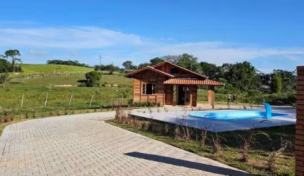 Casa de Campo na localidade de Alto Minas/Ilhota, divisa com localidade Barracão/Gaspar, terreno co