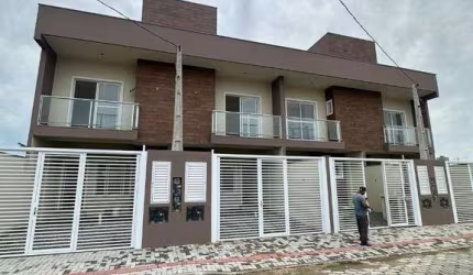 Sobrado com 3 dormitórios à venda, 95 m² por R$ 700.000,00 - Jardim Dourado - Porto Belo/SC