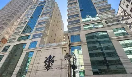 Apartamento com 3 dormitórios para alugar, 128 m² por R$ 6.401,22/mês - Meia Praia - Itapema/SC