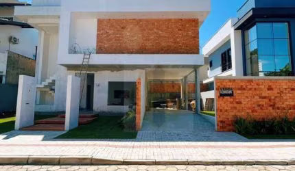 Casa com 3 dormitórios à venda, 198 m² por R$ 1.600.000,00 - Porto Belo - Porto Belo/SC