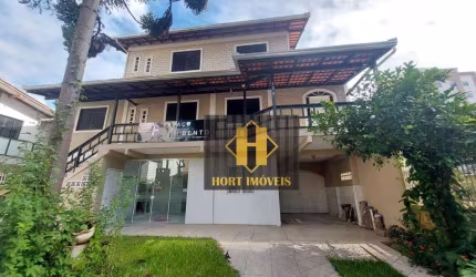 Sobrado para alugar, 294 m² por R$ 8.053,28/mês - Meia Praia - Itapema/SC