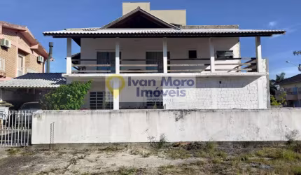 Casa frente mar à venda em Daniela - Florianópolis - SC