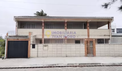 Casa frente mar a venda em Daniela, Florianópolis - SC