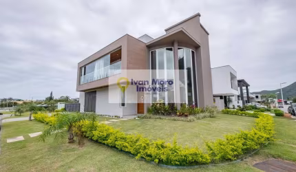 Casa à venda em Ingleses Norte  -  Florianópolis - SC