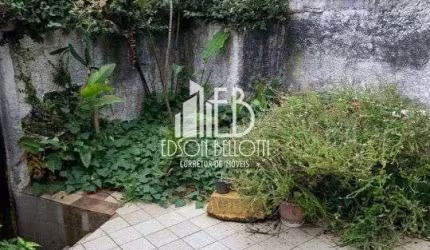 Sobrado à Venda no bairro Centro, 3 dorms, 1 vaga, 168 m²