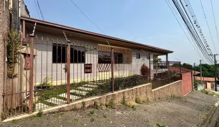 Casa com 3 dormitórios à venda,232.00 m , Centro, PONTA GROSSA - PR