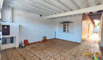 Casa com 2 dormitórios à venda, 75 m² por R$ 383.000 - Maracanã - Praia Grande/SP