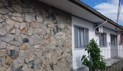 CASA SENDO 4 DORMITÓRIOS/QUARTOS E 3 BANHEIROS EM FOQUILHINHAS À VENDA POR R$1.300.000,00
