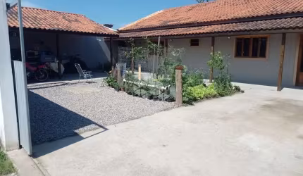 CASA À VENDA NA PRAIA DO SONHO - PALHOÇA NO VALOR DE R$ 250.000,00.