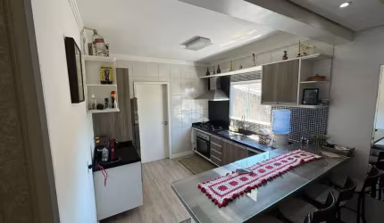 APARTAMENTO COM 2 DORMITÓRIOS/QUARTOS SENDO 1 SUÍTE EM SÃO JOSÉ - SC Á VENDA POR R$ 340.000,00.