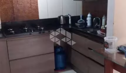 CASA COM 3 DORMITÓRIOS/QUARTOS EM SÃO JOSÉ/SC Á VENDA POR R$ 265.000,00.