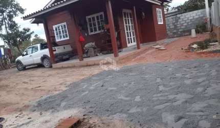 CASA COM 2 DORMITÓRIOS/QUARTOS EM PALHOÇA - SC Á VENDA POR R$ 220.000,00.
