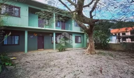 CASA COM 7 DORMITÓRIOS/QUARTOS COM 200 M² NA PRAIA DA PINHEIRA - PALHOÇA A VENDA POR R$ 1.200.000