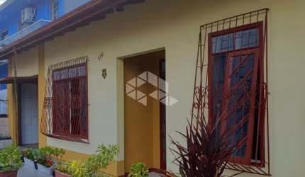 CASA DE 4 QUARTOS COM ANEXO NA CIDADE JARDIM