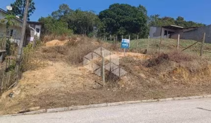 TERRENO COM 330M² EM BIGUAÇU - SC, NO BAIRRO TIJUQUINHAS Á VENDA POR R$ 145.220,00.