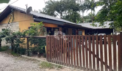 CASA COM 3 DORMITÓRIOS/ QUARTOS EM PALHOÇA SC, BAIRRO SERTÃO DO CAMPO À VENDA POR R$ 380.000,00.