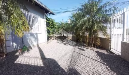 CASA GEMINADA DE ESQUINA COM 2 DORMITÓRIOS/ QUARTOS EM PALHOÇA SC, BAIRRO BARRA DO ARIRIÚ À VENDA POR R$ 402.800,00.