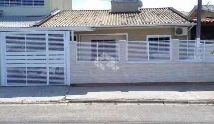 CASA A VENDA NO BAIRRO MADRI EM PALHOÇA