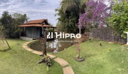 Sítio com lagoa em Mateus Leme