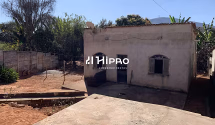 Casa próximo ao centro de Mateus Leme