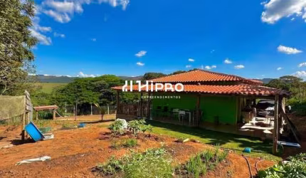Casa rústica no centro de serra azul, 1.000m² de espaço e tranquilidade
