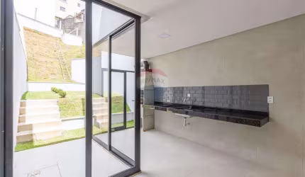 Casa 3 quartos em excelente localização no bairro São Pedro.