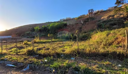 Terreno de 626m² no bairro Aeroporto para diversas possibilidades de construção!!