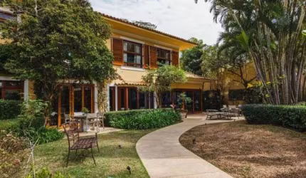 Casa à Venda, 5 dormitórios, 690 m² no Jardim Guedala