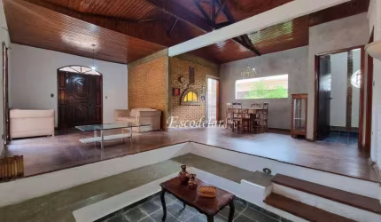 Sobrado com piscina, 4 dormitórios sendo 1 suíte e 4 vagas à venda, 453 m² por R$ 1.350.000 - Horto Florestal - São Paulo/SP