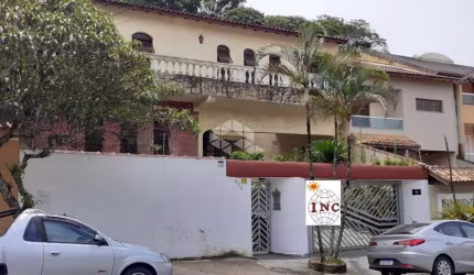 Sobrado Jardim Palermo I 4 quartos 5 vagas lote inteiro