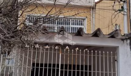 SOBRADO BAIRRO PLANALTO COM EDÍCULA.