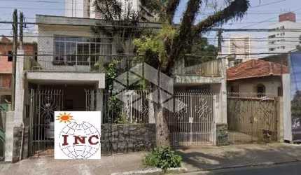 TERRENO CENTRO EXCELENTE LOCAL COM CASAS ALUGADAS