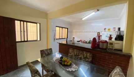 Casa à venda em Praia Grande, Vila Mirim, com 4 quartos, 180m²