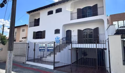 Sobrado à venda, 275 m² por R$ 1.500.000,00 - Vila Fujita - Londrina/PR