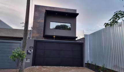 Sobrado ótimo acabamento