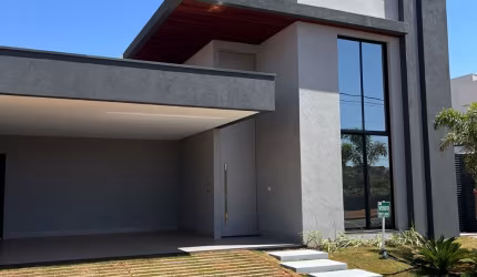 linda casa em alto padrão, no condomínio Splêndido