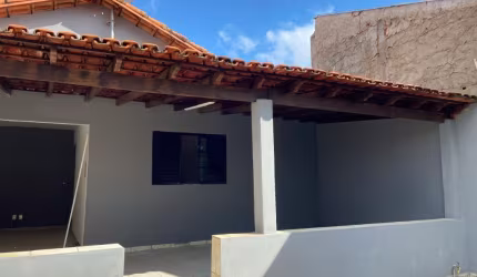 Ótima casa em terreno inteiro, de 250 metros