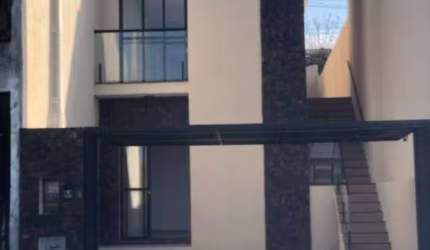 Casa à venda com 04 dormitórios (sendo 01 suíte), sala e cozinha conceito aberto R$ 570.000,00, em Mogi das Cruzes