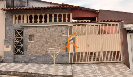 Casa à venda com 3 quartos, sendo 1 síte, edícula com banheiro, garagem para 3 carros no Jardim Universo, Mogi das Cruzes-SP por R$ 390.000,00