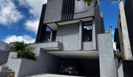 Sobrado à Venda no Condomínio Granja Anita em Mogi das Cruzes – SP
