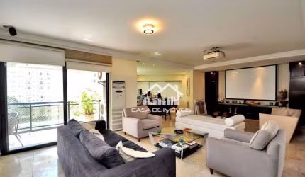 Vende apartamento de alto padrão. 4 suítes. 5 vagas. Lazer Clube.