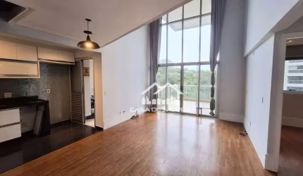 Vende ou aluga apartamento com 97m², pé direito duplo, 2 dormitórios, sendo 1 suíte e 2 vagas, no Panamby.