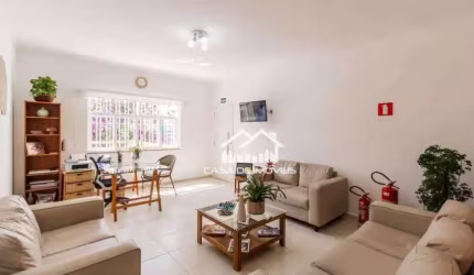 Vende sobrado no Campo Belo com 3 dormitórios.