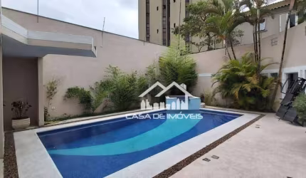 Vende casa com vários ambientes, 4 dormitórios, 5 vagas, piscina e churrasqueira no Real Parque