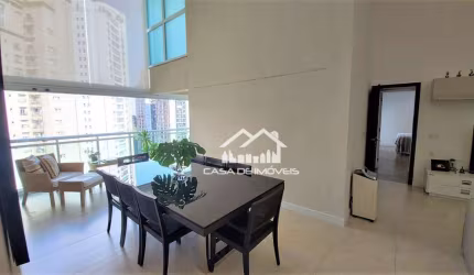 Vende lindo apartamento com pé direito duplo, no condomínio mais cobiçado do Panamby.