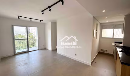 Vende apartamento com 67m², 3 dormitórios, 1 suíte, lazer clube na Vila Andrade.